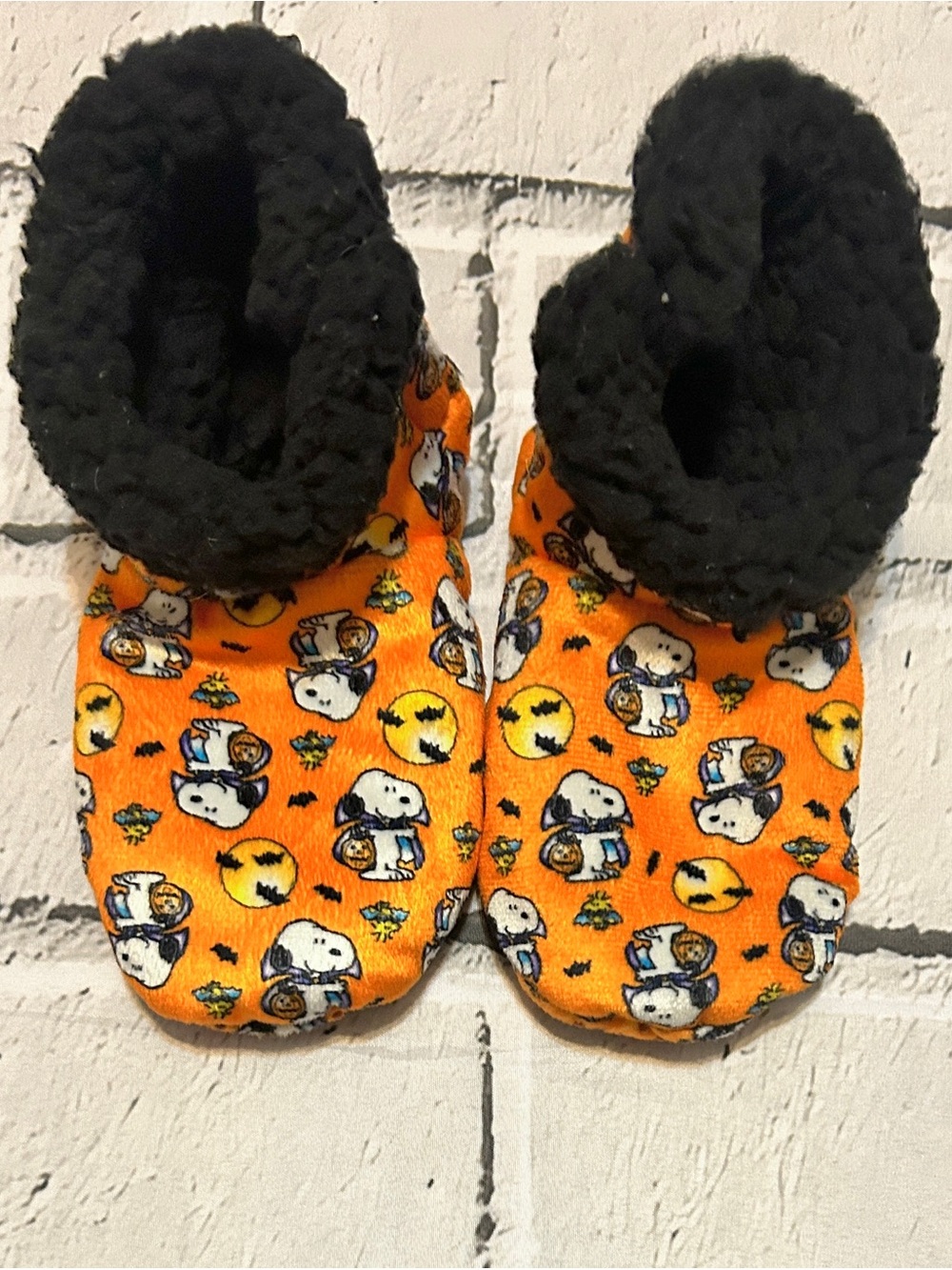 Peanuts Snoopy Halloween Little Kids Slippers. Soft Sherpa Lining & Velcro Open.